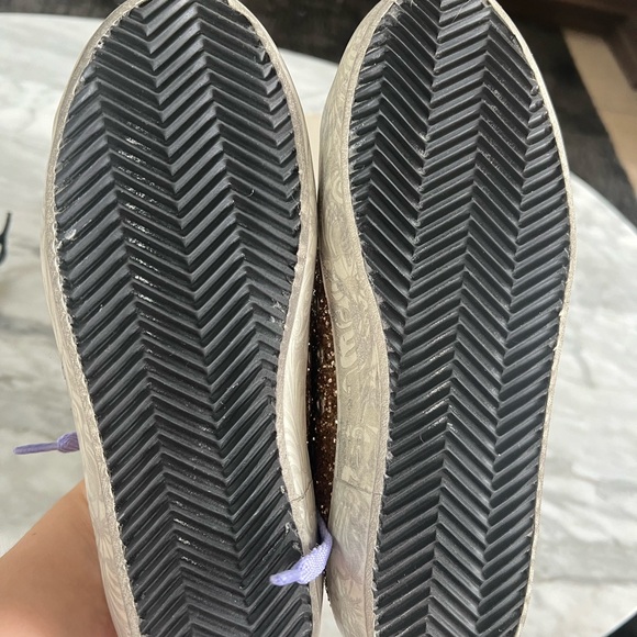 Brand NEW Golden Goose Sneakers - size 35 - Picture 3 of 4